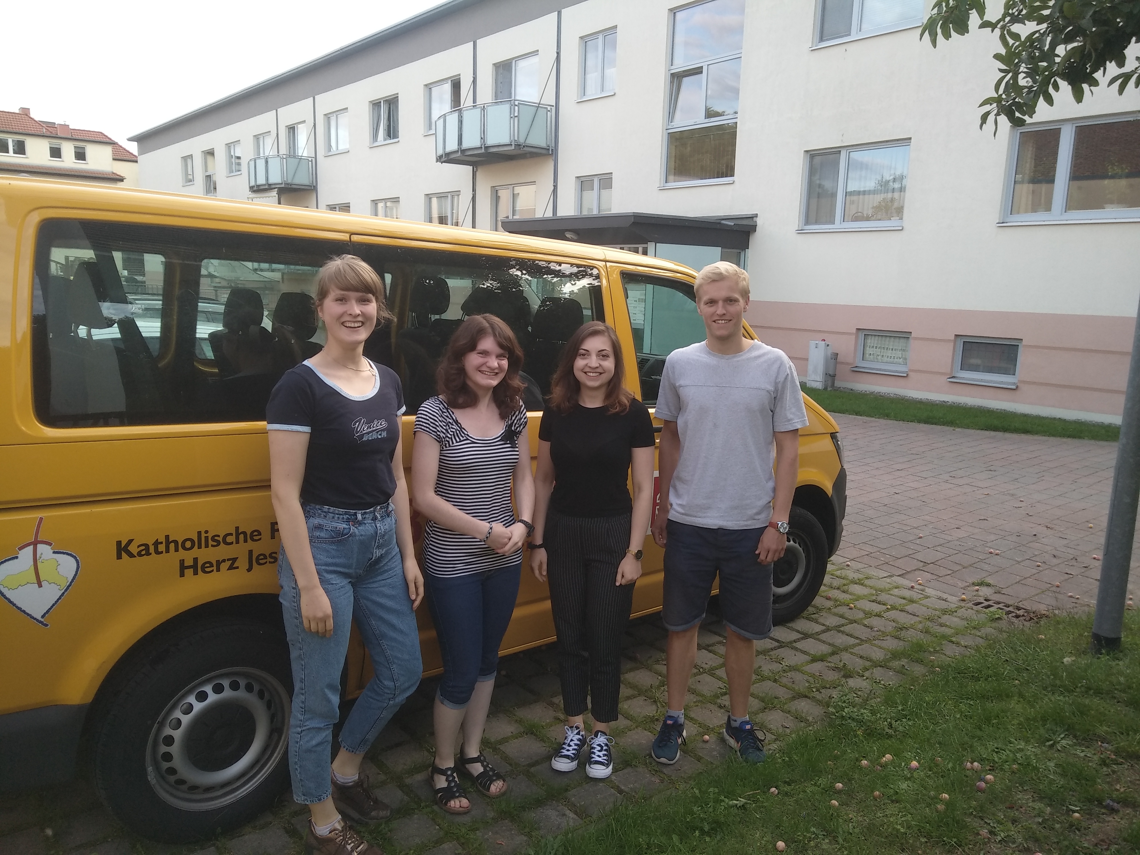 v.l.n.r. Genoveva Zimmermann, Johanna Klauck, Sabrina Scholz, Johannes Marx v.l.n.r. Genoveva Zimmermann, Johanna Klauck, Sabrina Scholz, Johannes Marx